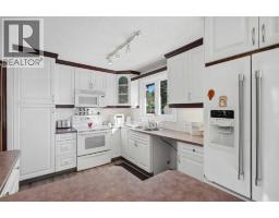Family room - 4615 31 Avenue Ne, Calgary, AB T1Y1G8 Photo 13
