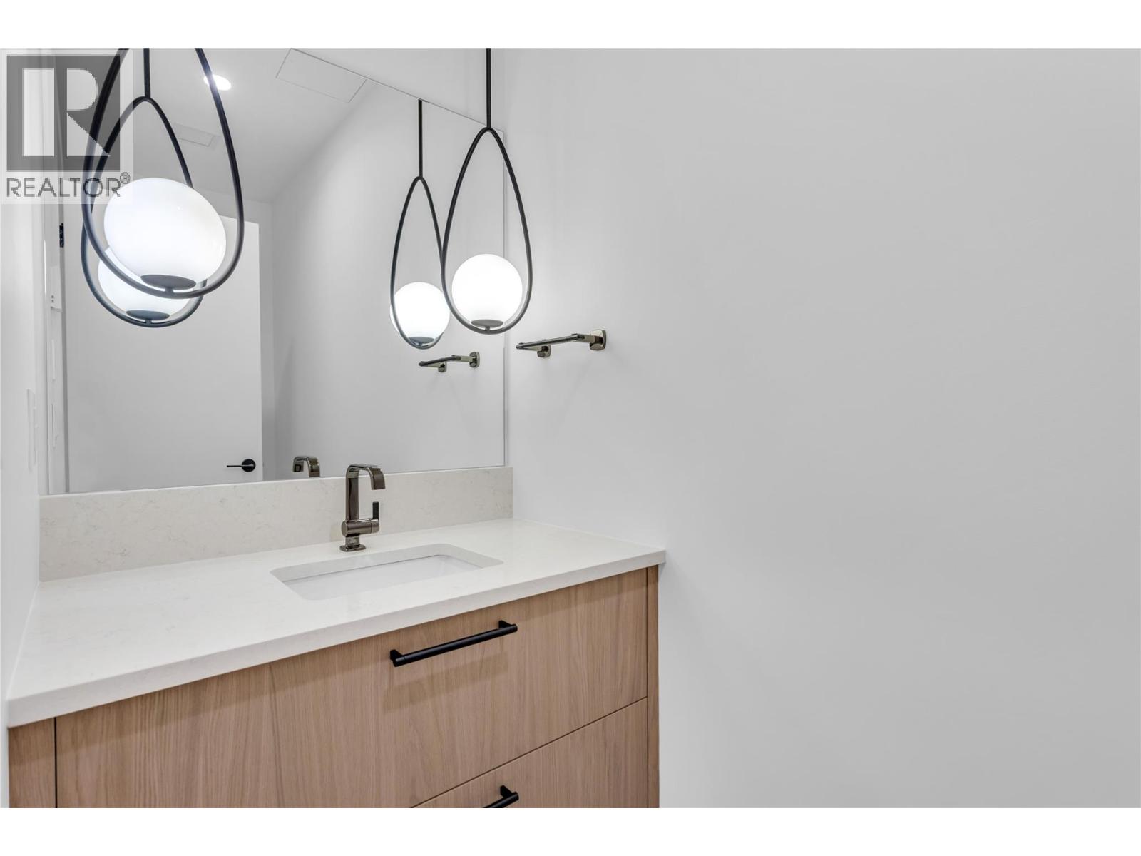 3300 Lakeshore Road Unit# PH1406, Kelowna