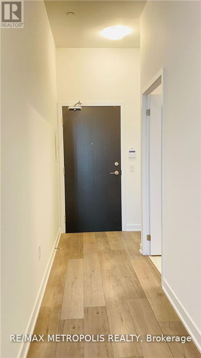 211 - 10 HONEYCRISP CRESCENT, Vaughan (Vaughan Corporate Centre) — photo 2