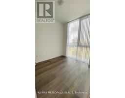 211 - 10 Honeycrisp Crescent, Vaughan, ON L4K0M7 Photo 12