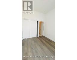 211 - 10 Honeycrisp Crescent, Vaughan, ON L4K0M7 Photo 13