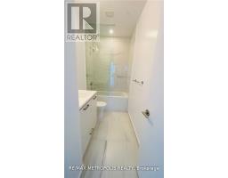 211 - 10 Honeycrisp Crescent, Vaughan, ON L4K0M7 Photo 15