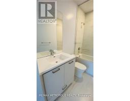 211 - 10 Honeycrisp Crescent, Vaughan, ON L4K0M7 Photo 8