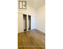211 - 10 Honeycrisp Crescent, Vaughan, ON L4K0M7 Photo 9