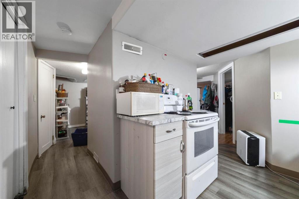 5212 52 Street - 27