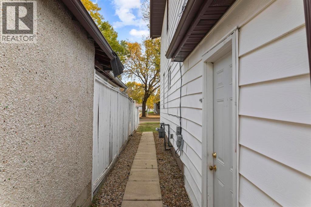 5212 52 Street - Image 31