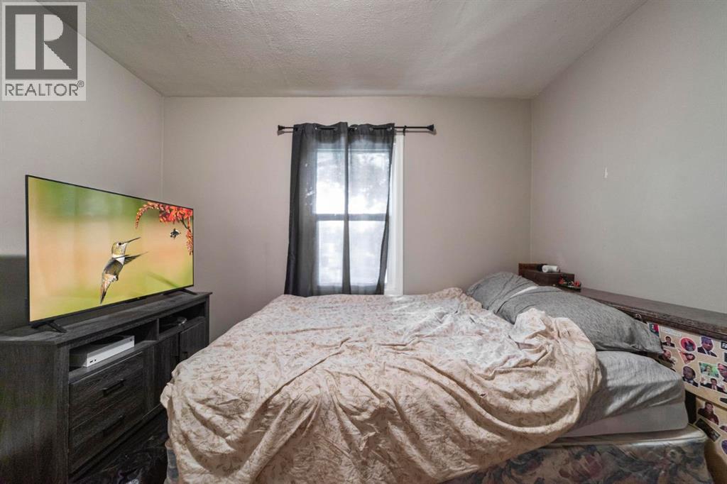 4828 52A Street - Image 12