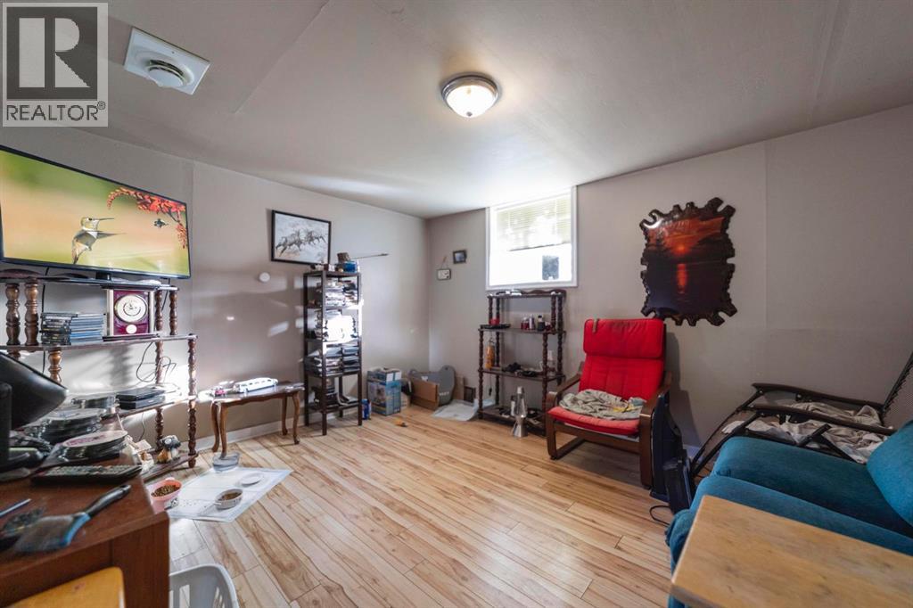 4828 52A Street - Image 16
