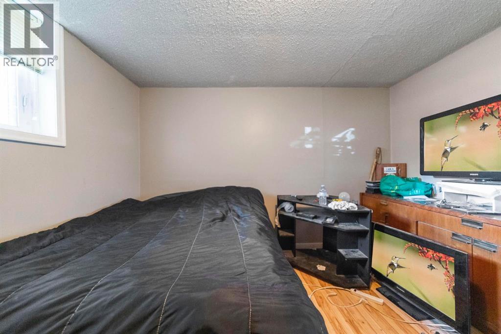 4828 52A Street - Image 15