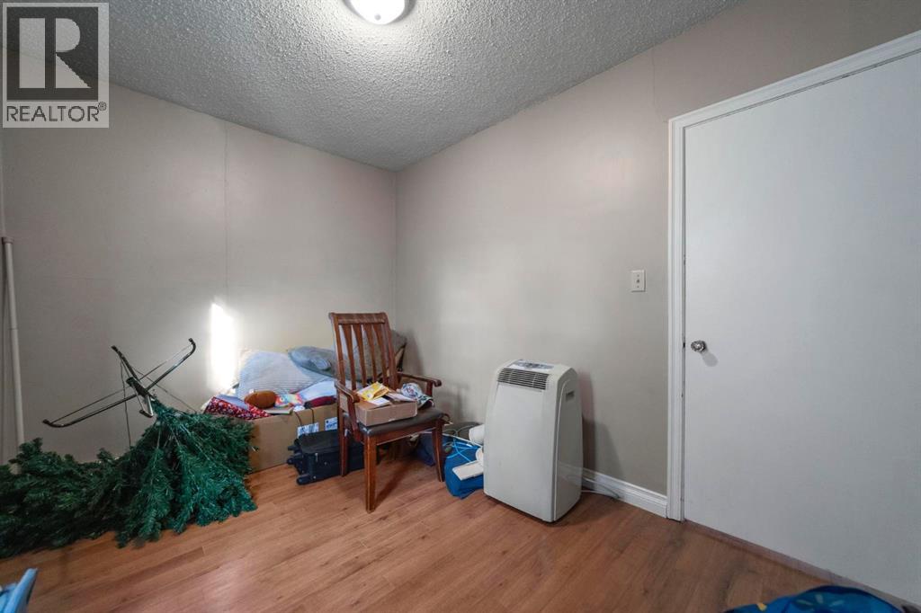 4828 52A Street - Image 10