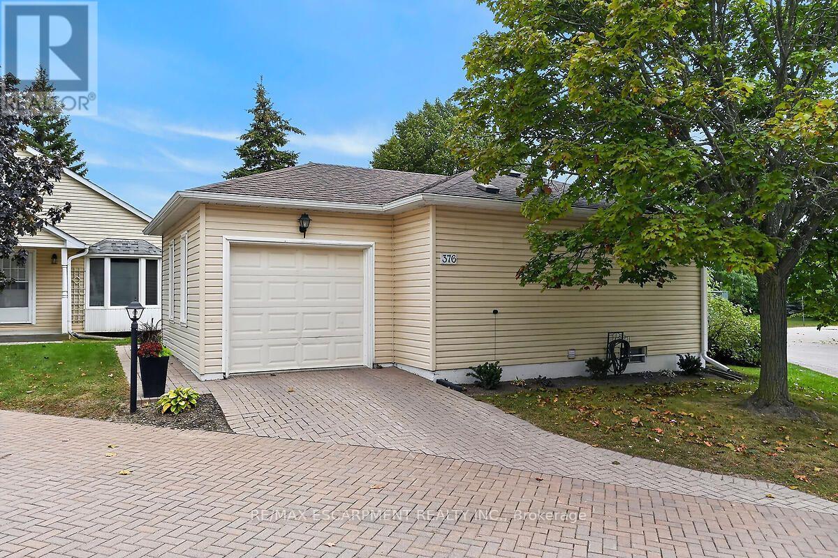 376 SILVERBIRCH BOULEVARD - 1