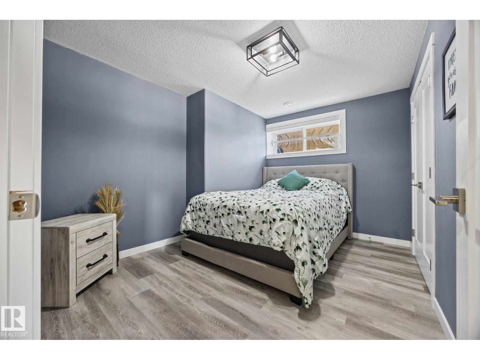78 AINSLEY WY - 34