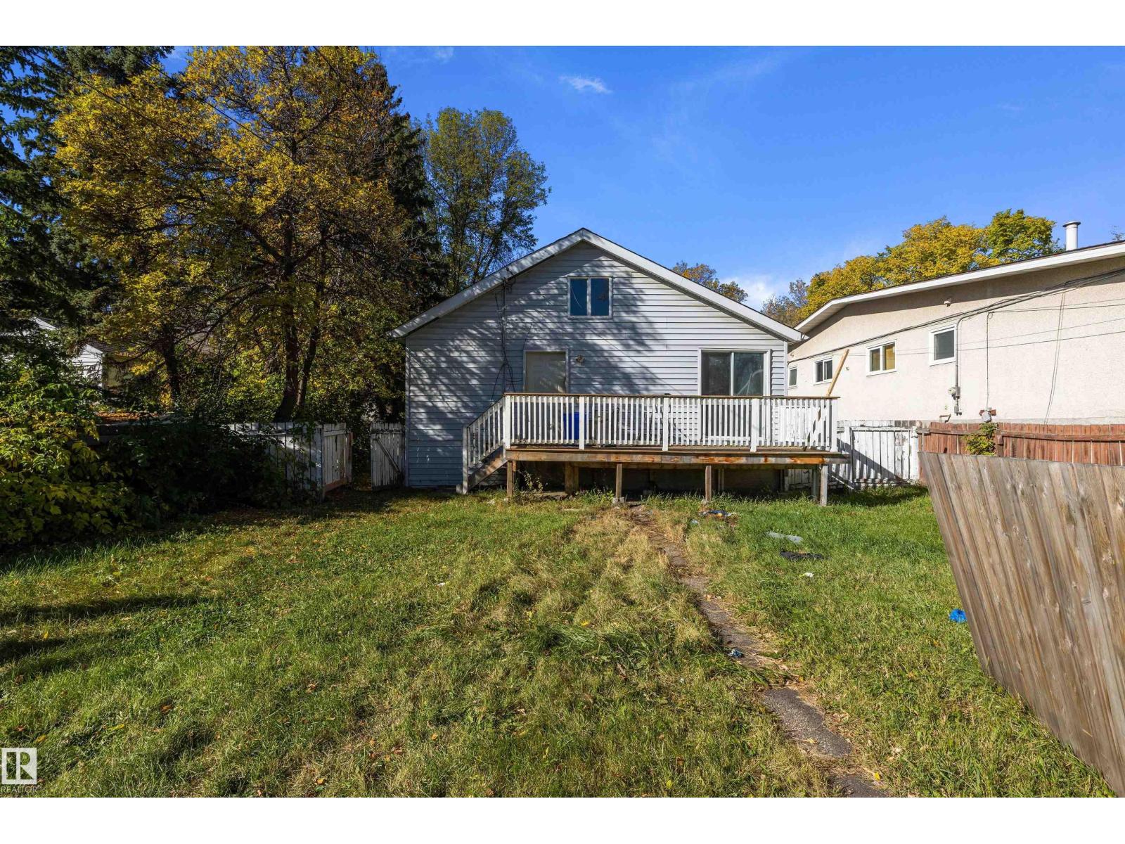 12043 87 ST NW - 7