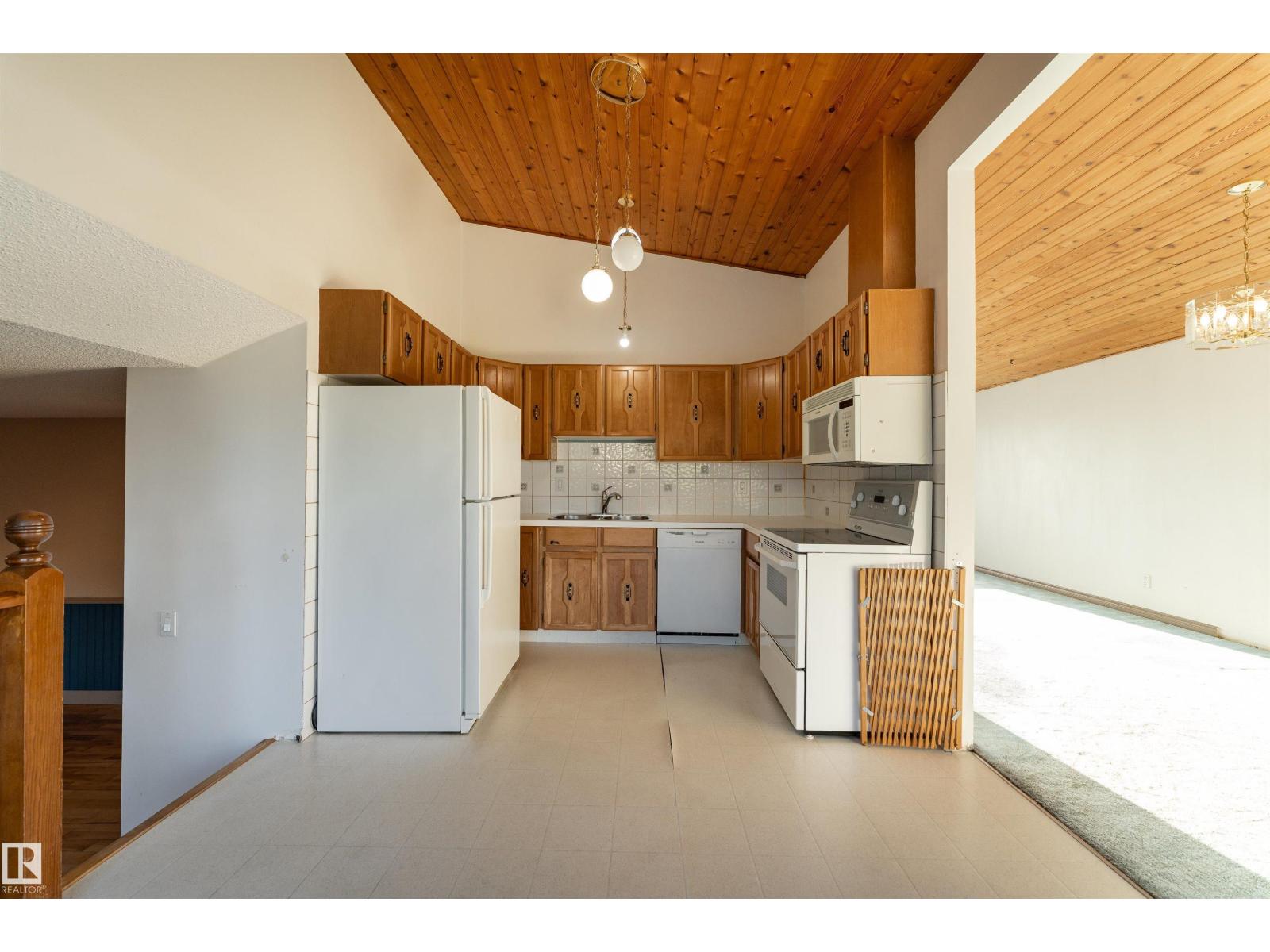 280 WARWICK RD NW - 9