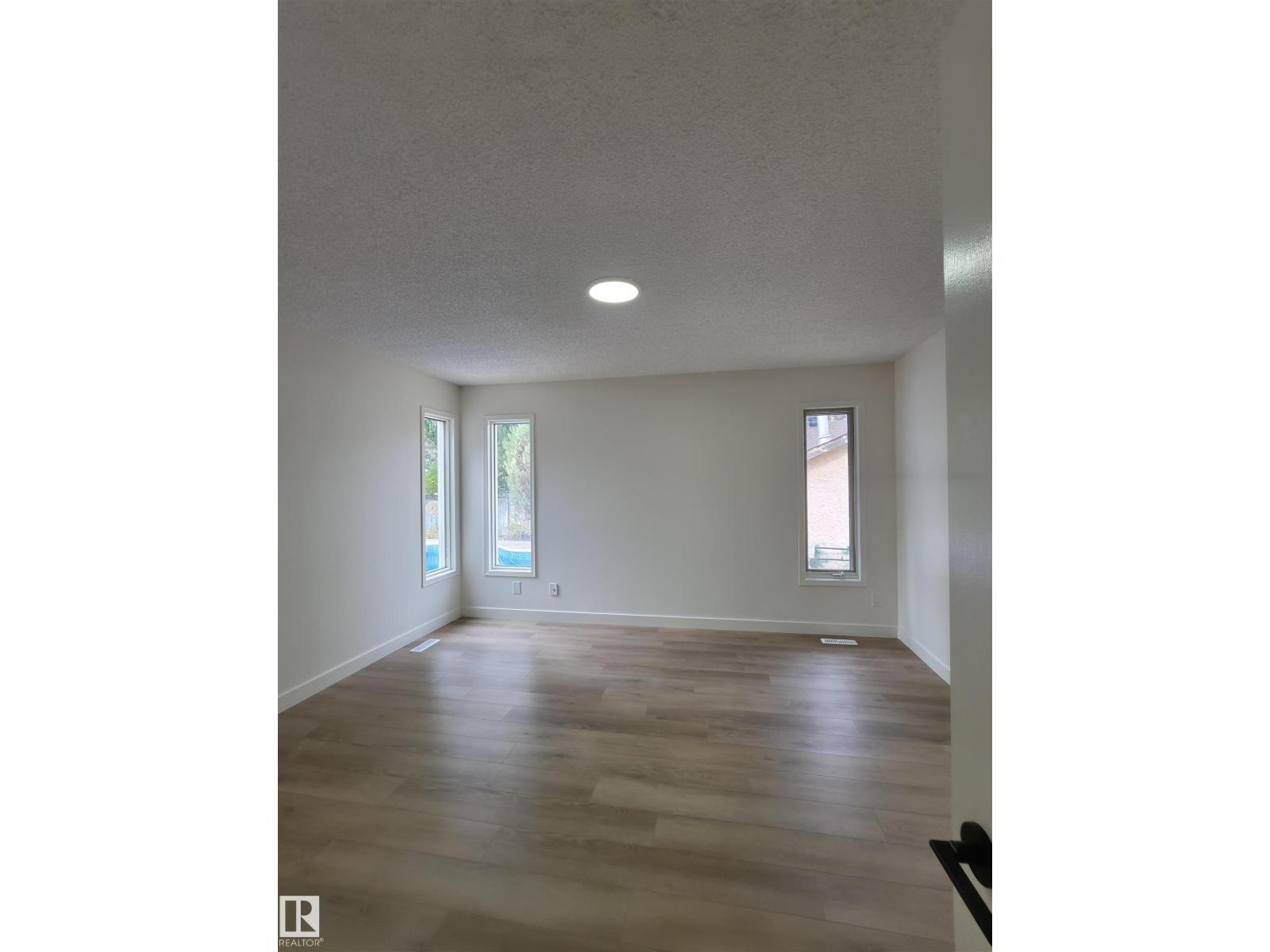 4440 32 ST NW - 18
