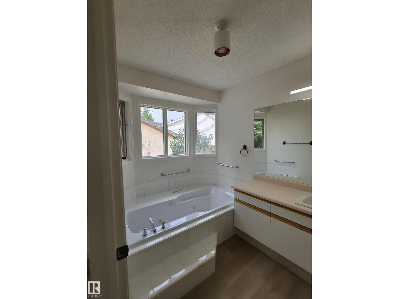 4440 32 ST NW - 20
