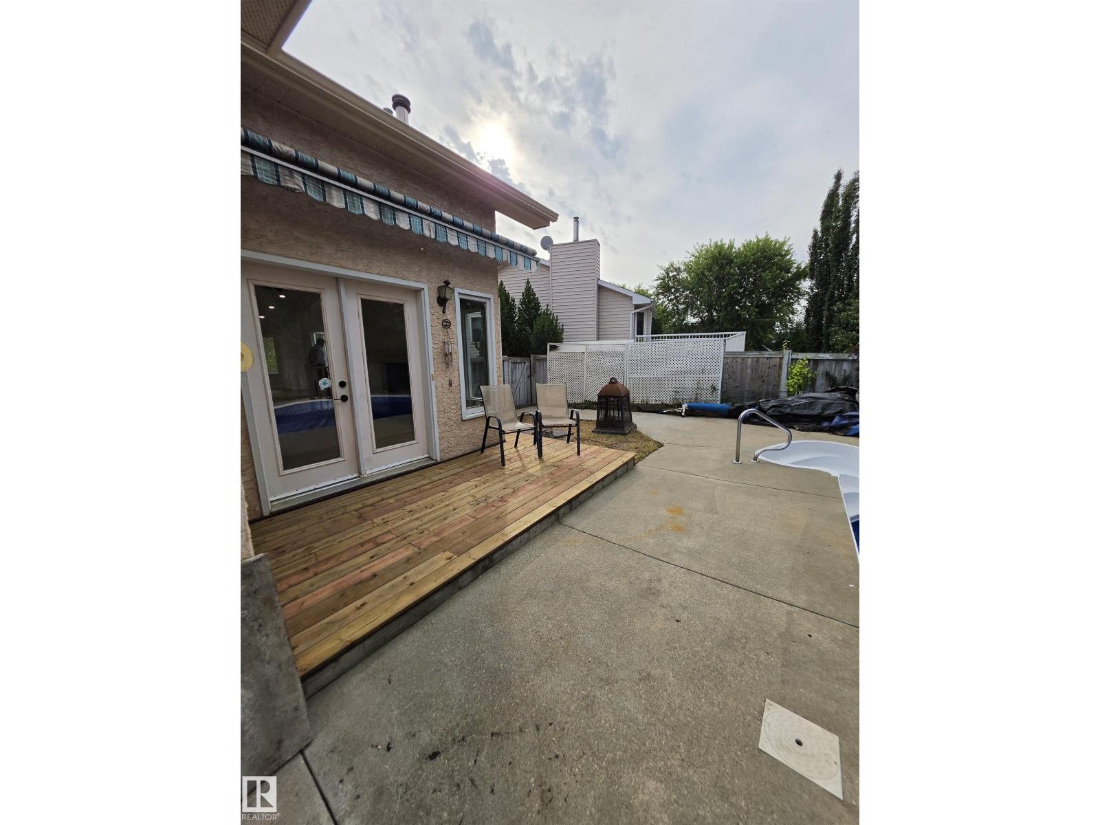 4440 32 ST NW - 48