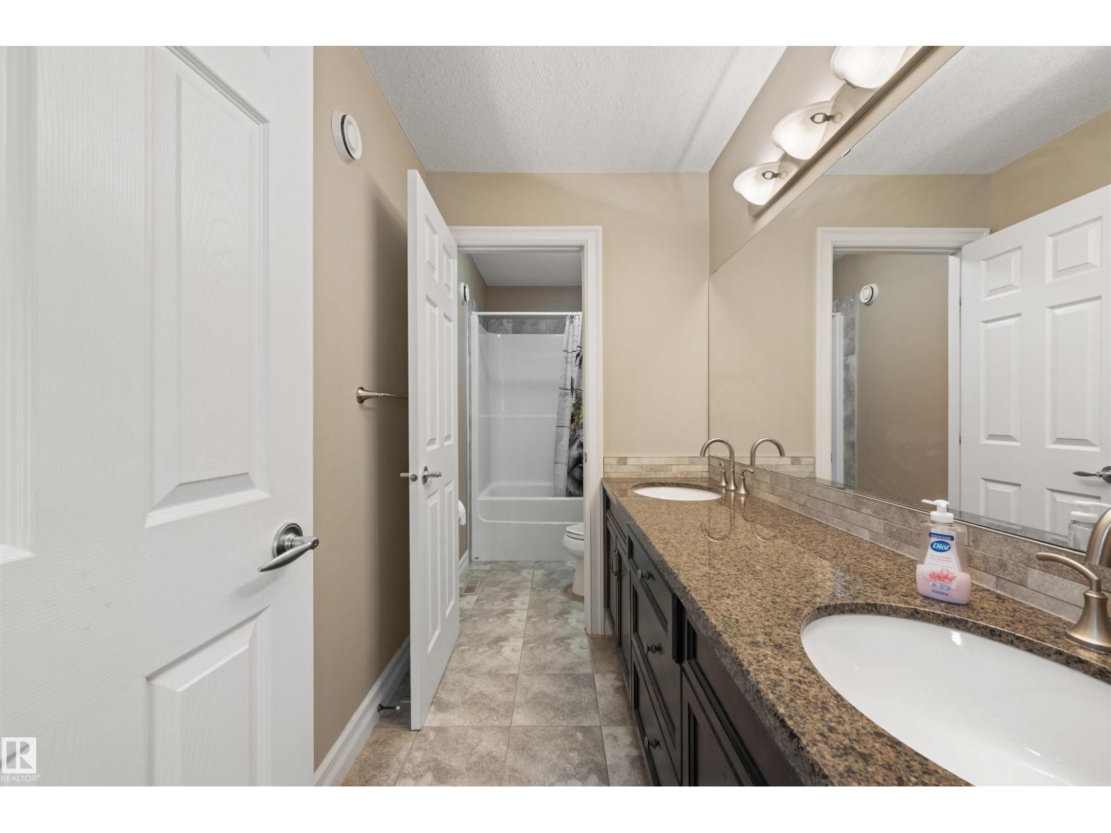 2422 WARRY PL SW - 38