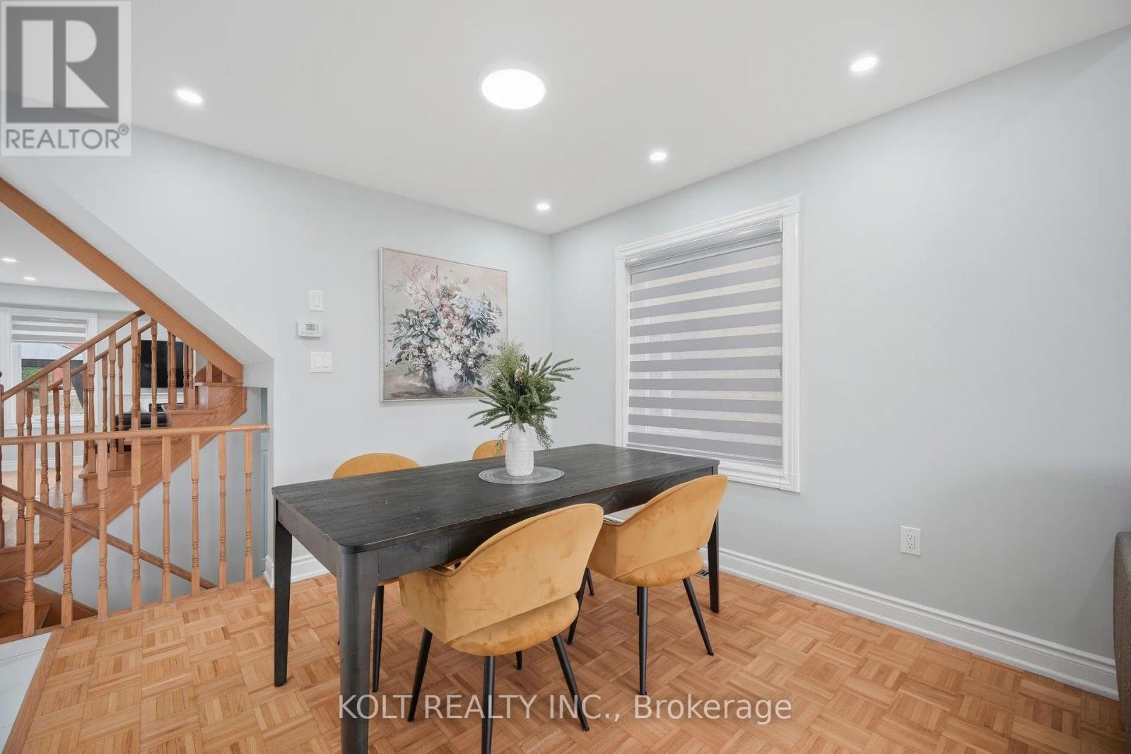 34 SADDLEBACK SQUARE - 12