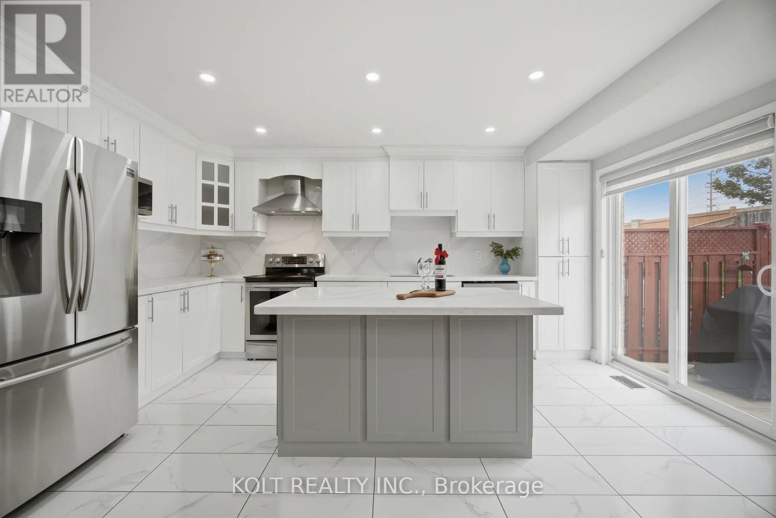 34 SADDLEBACK SQUARE - 15
