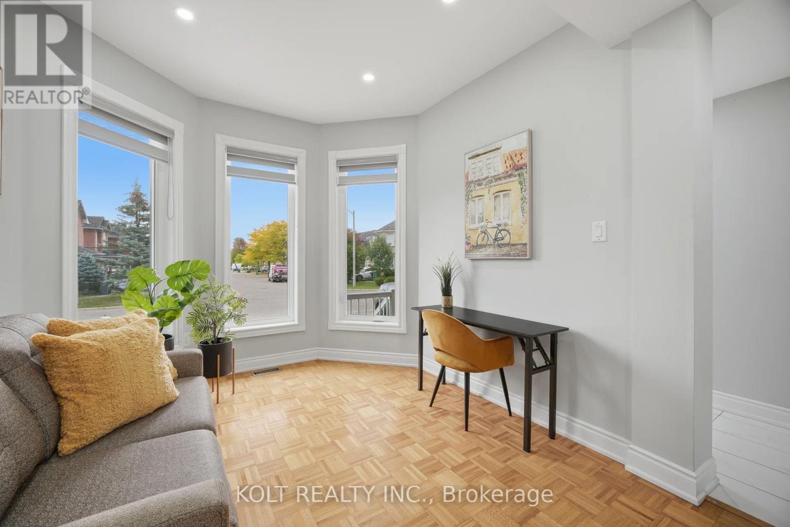 34 SADDLEBACK SQUARE - 7