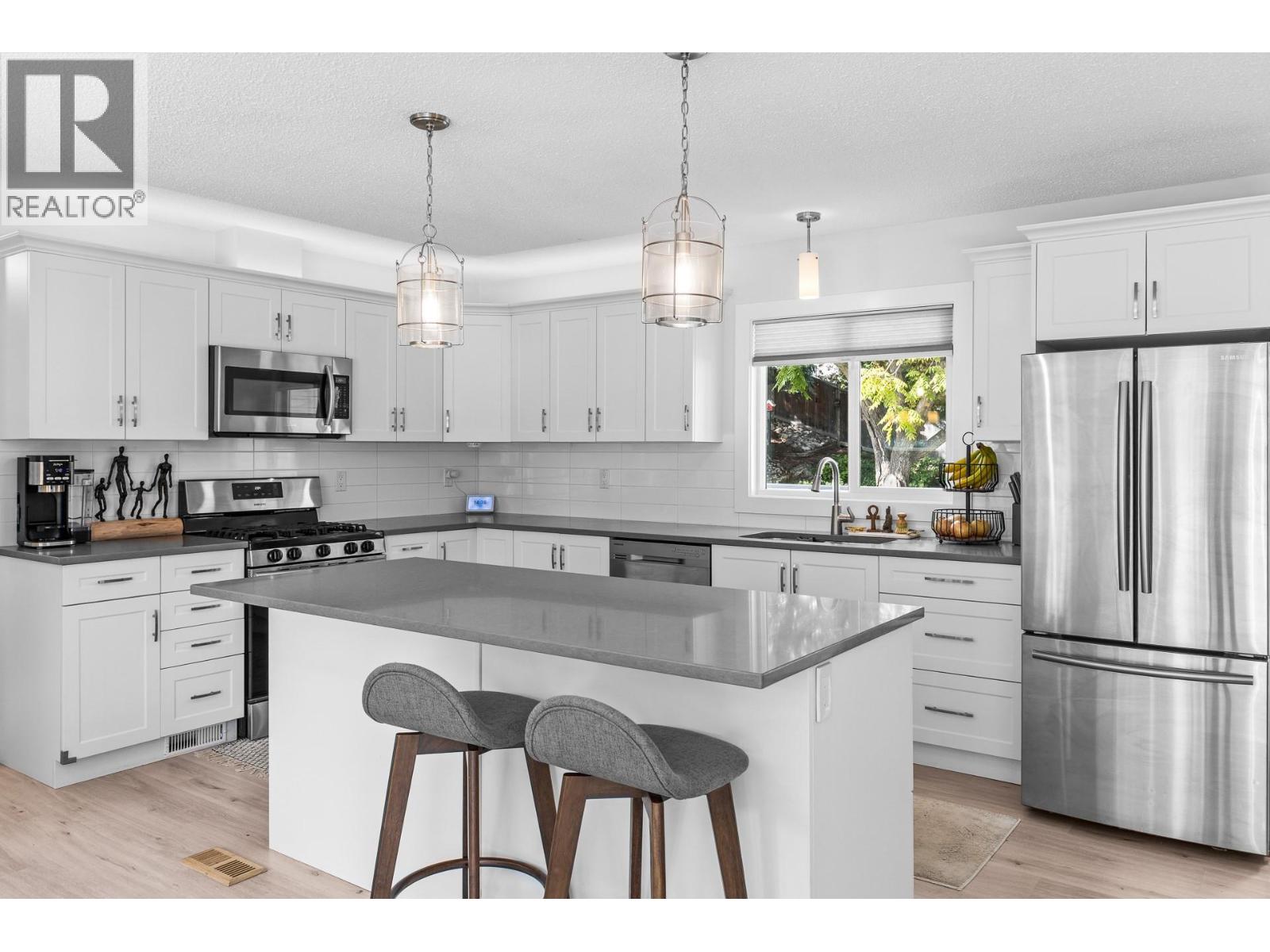 1866 Large Avenue, Kelowna