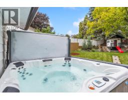1866 Large Avenue, Kelowna, BC V1P1L5 Photo 42