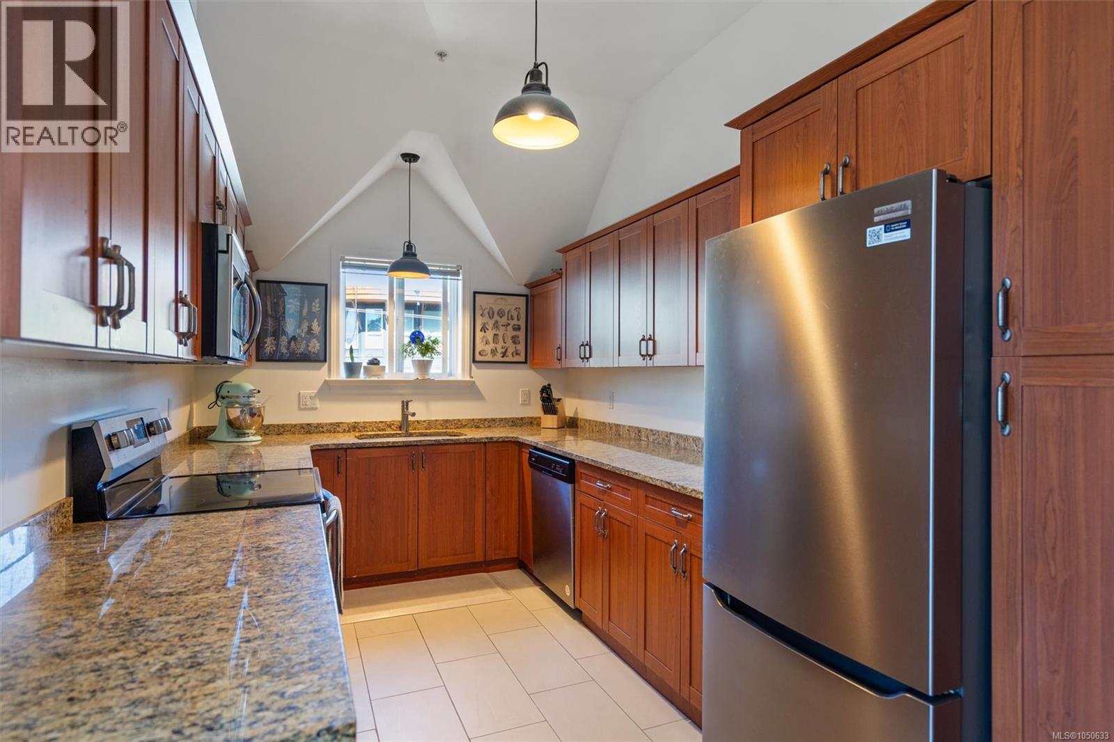 #410 663 Goldstream Ave - 12