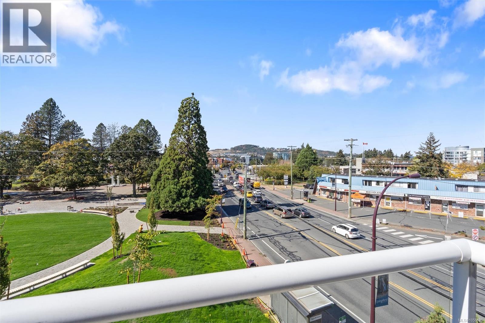 #410 663 Goldstream Ave - 24