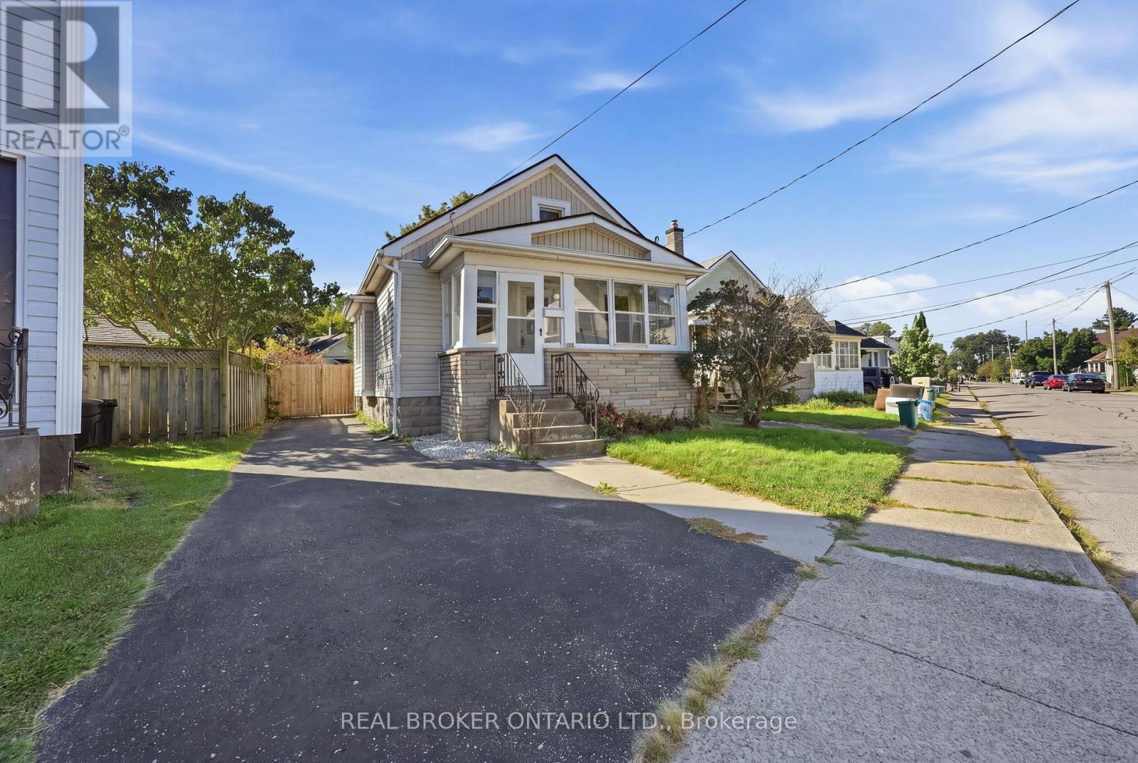 132 GRASS AVENUE, St. Catharines (Downtown) — photo 3