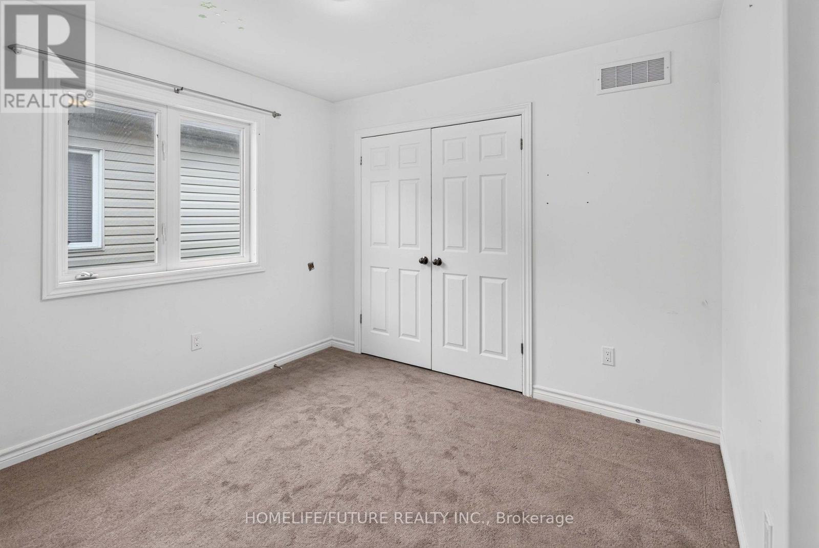 39 BRENNAN CRESCENT - 31