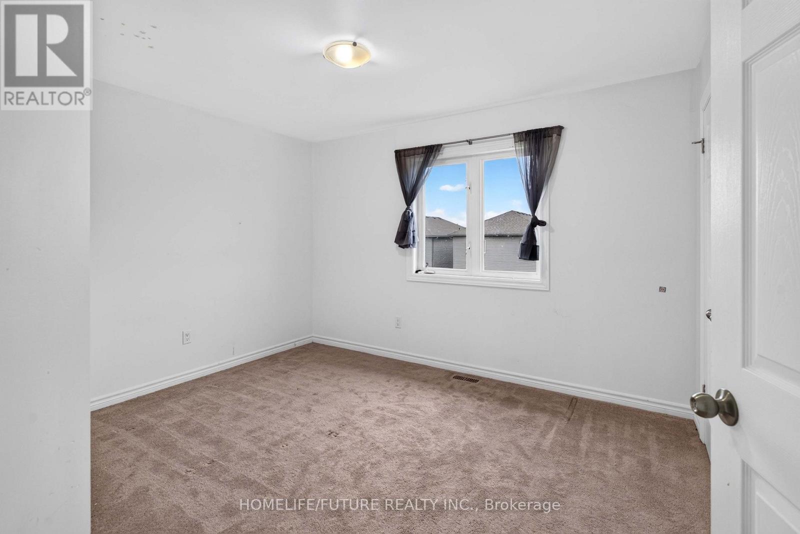 39 Brennan Crescent, Loyalist, ON photo 32