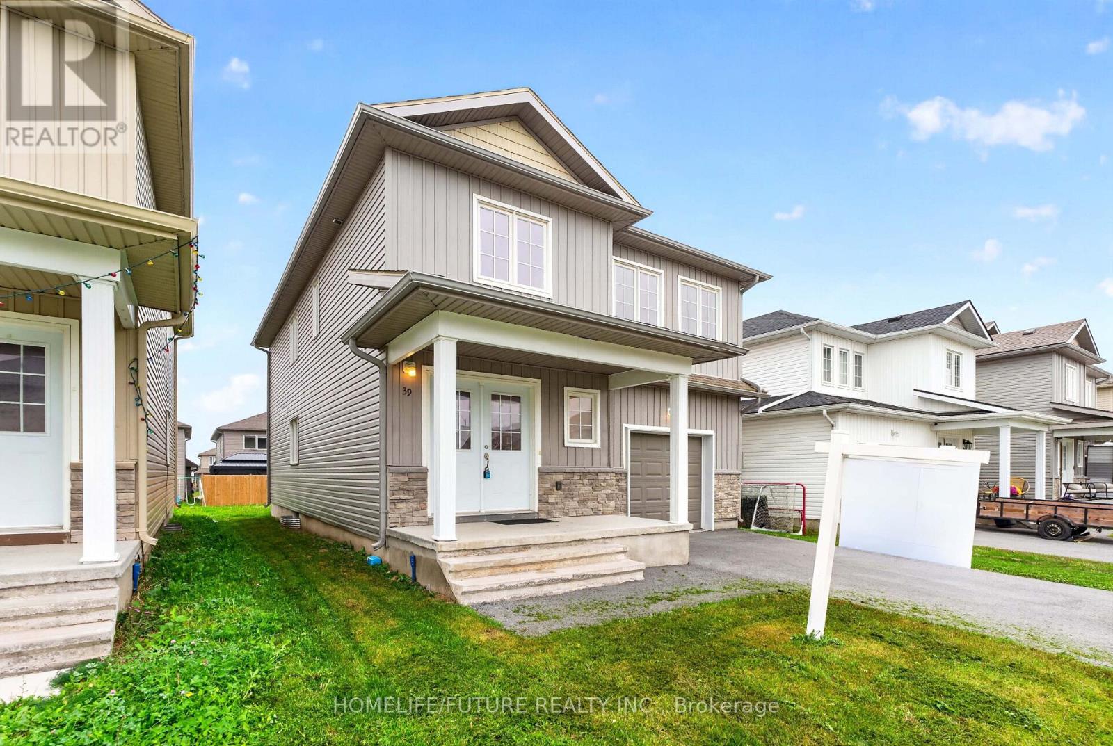 39 BRENNAN CRESCENT, Loyalist (Odessa) — photo 4