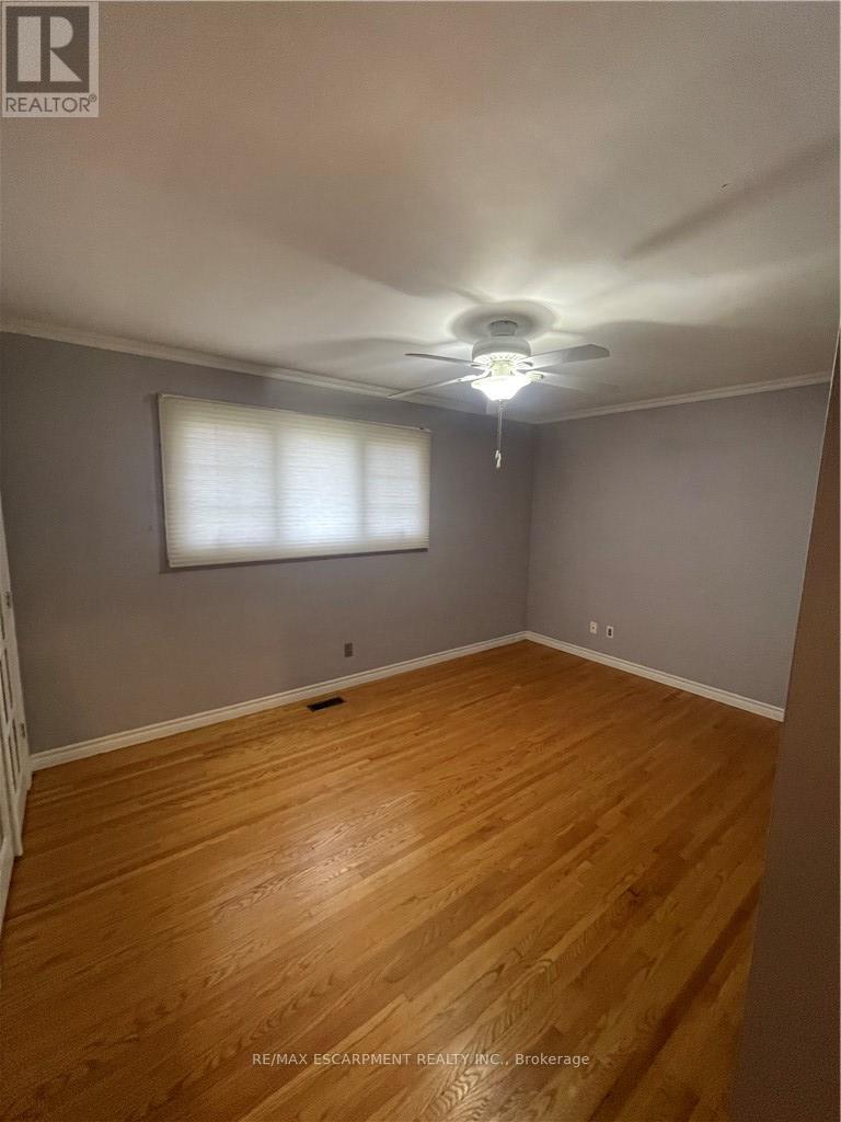 23 WOODSVIEW AVENUE W, Grimsby (Grimsby Beach) — photo 10