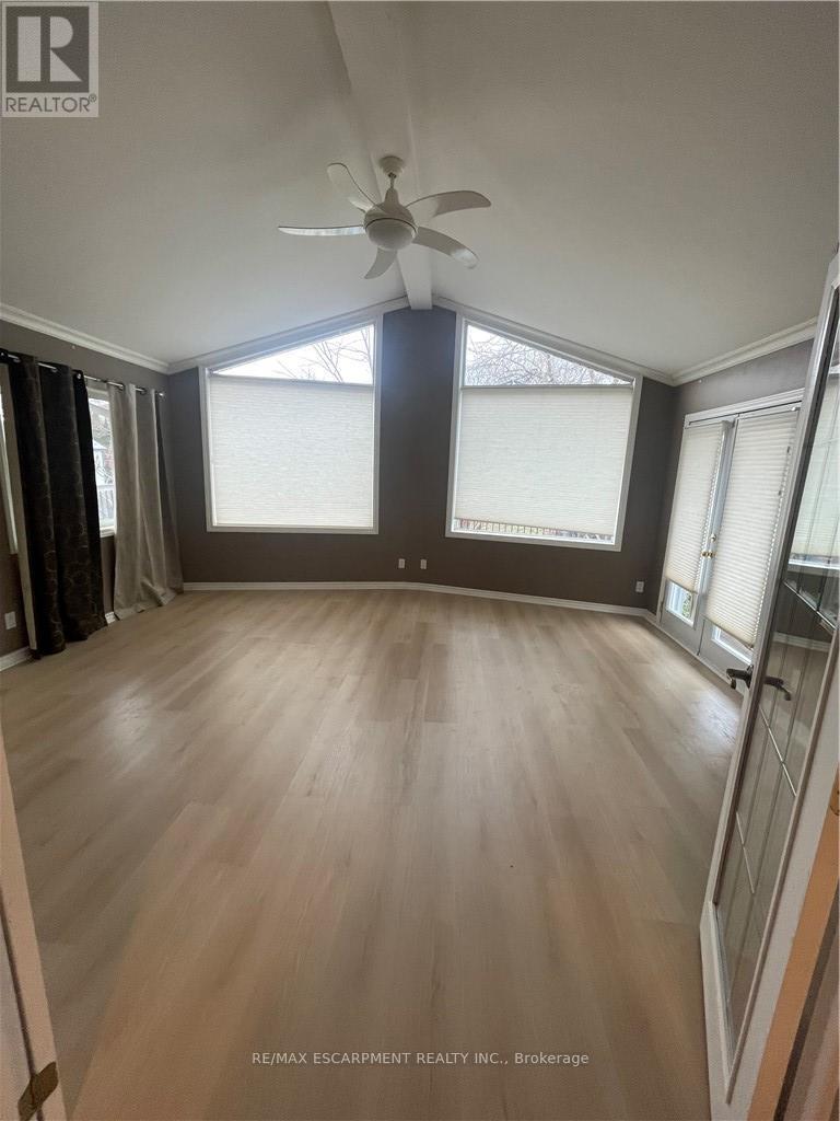23 WOODSVIEW AVENUE W, Grimsby (Grimsby Beach) — photo 8