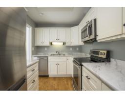 310 1437 Foster Street, White Rock, BC V4B3X6 Photo 11