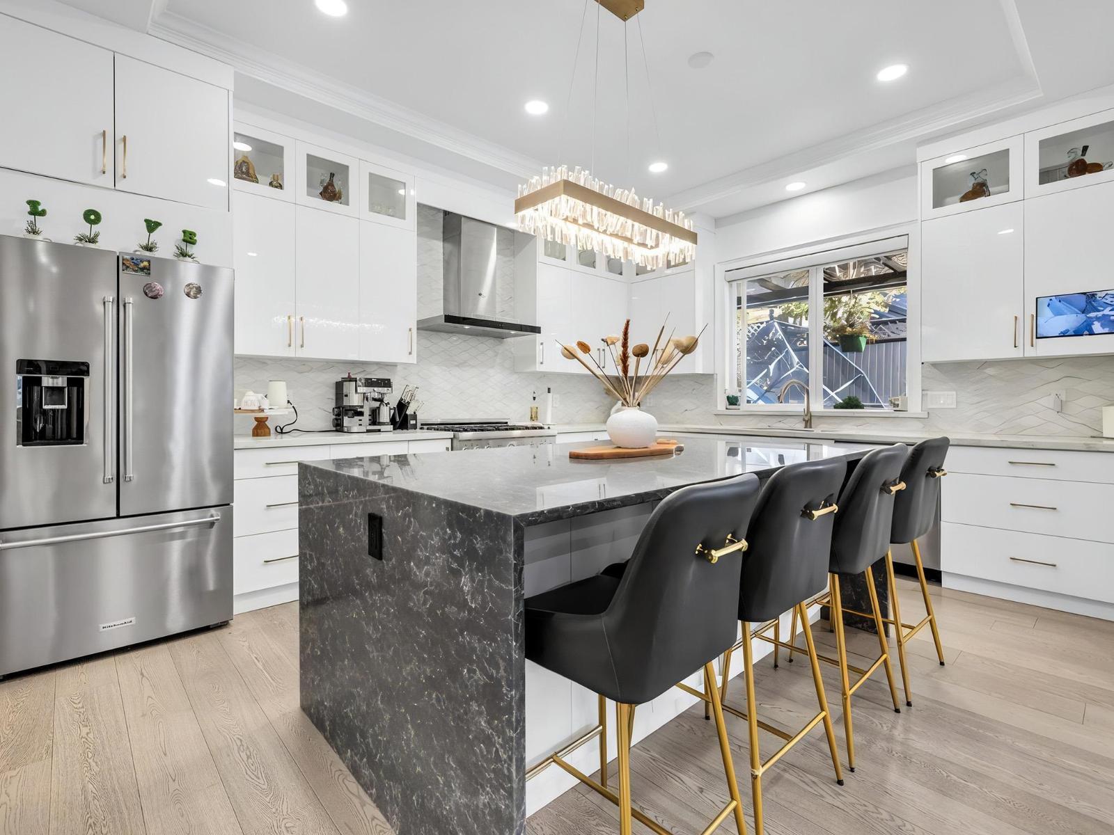 2560 163 STREET, Surrey