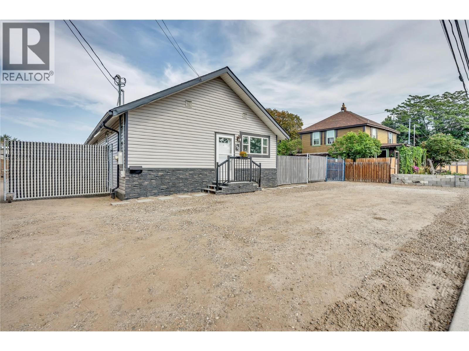 507 Duncan Avenue W - 30