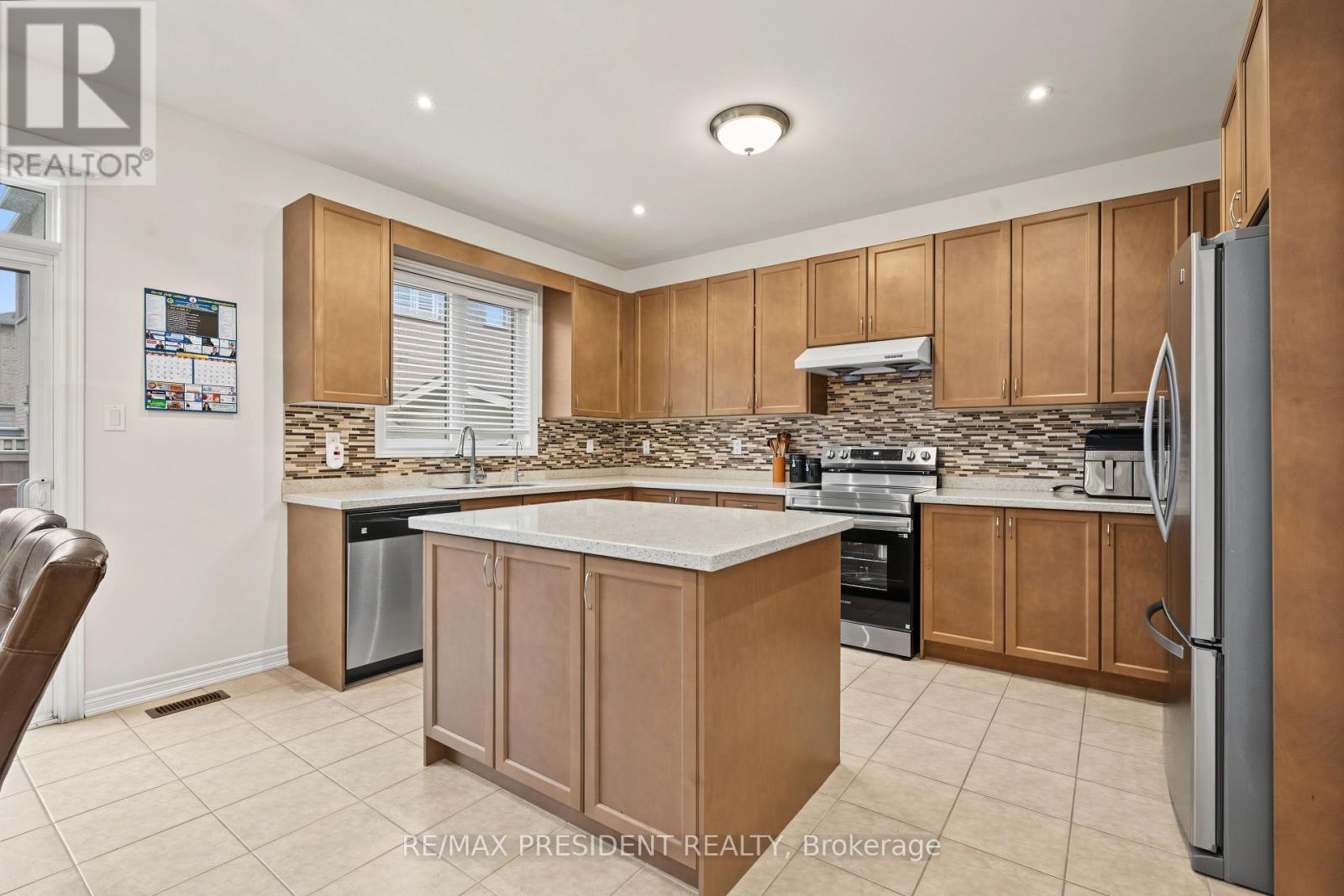 17 MCCARTNEY STREET - 16