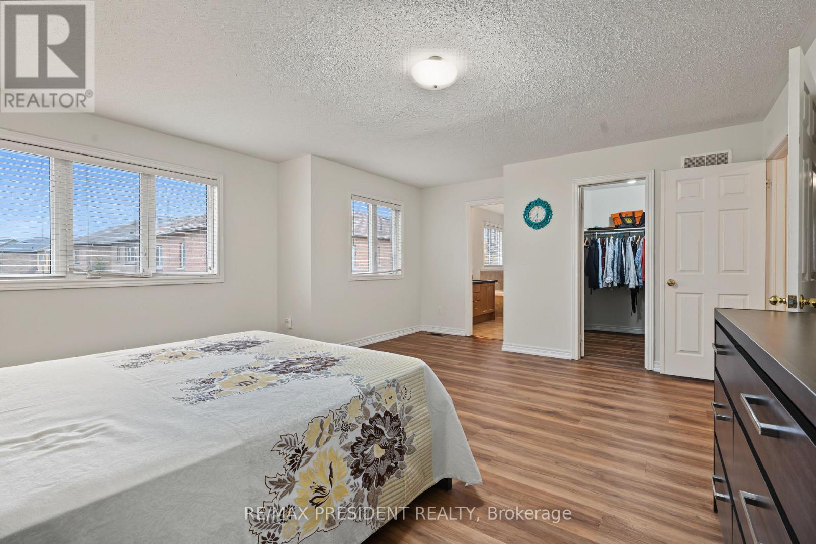 17 MCCARTNEY STREET - 33