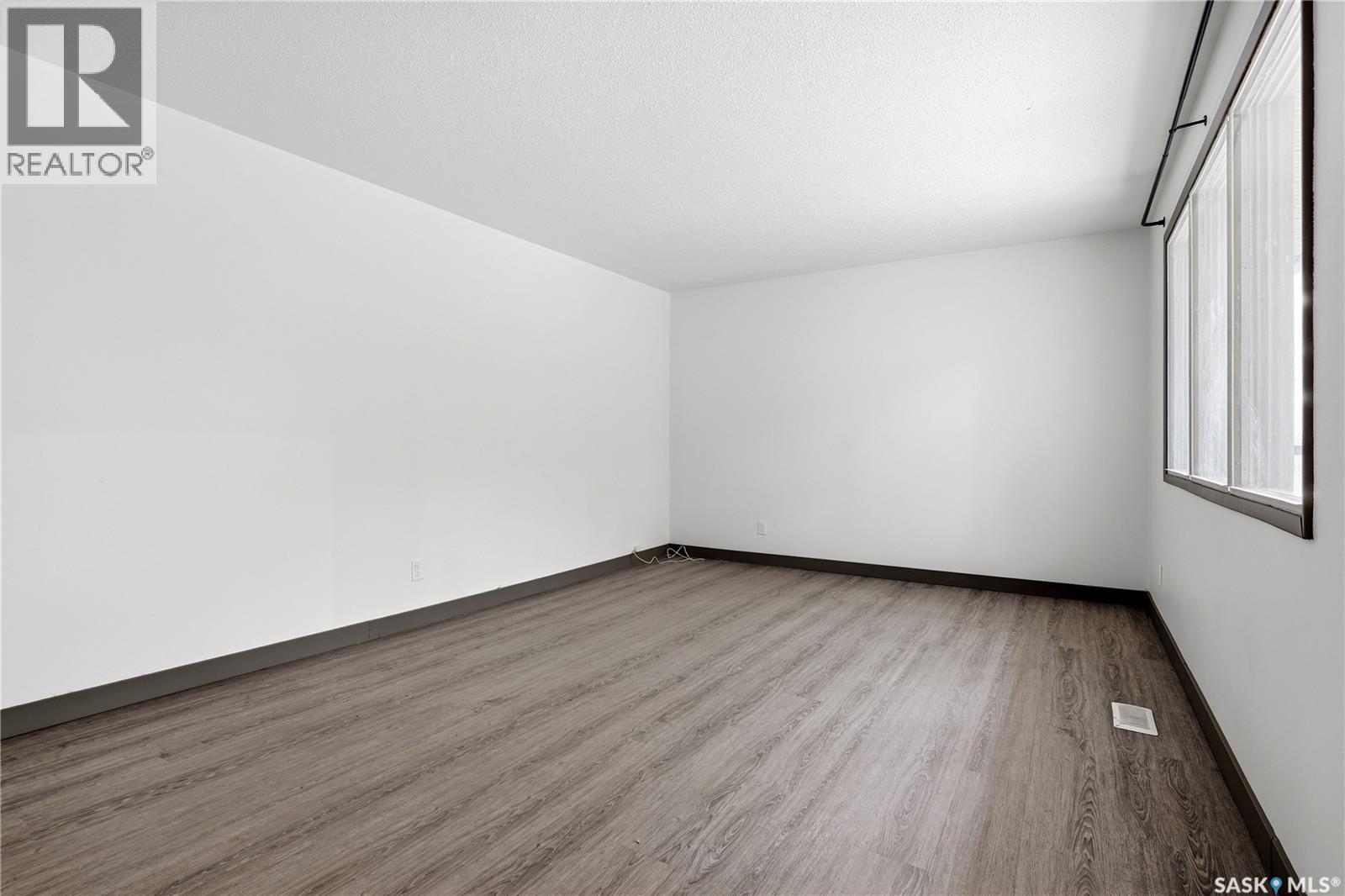 148 Woodward AVENUE - 5