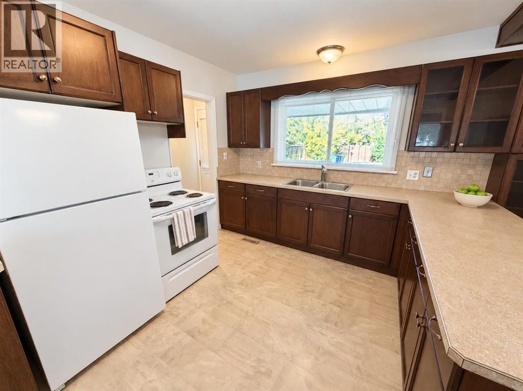4825 51 Avenue - 4