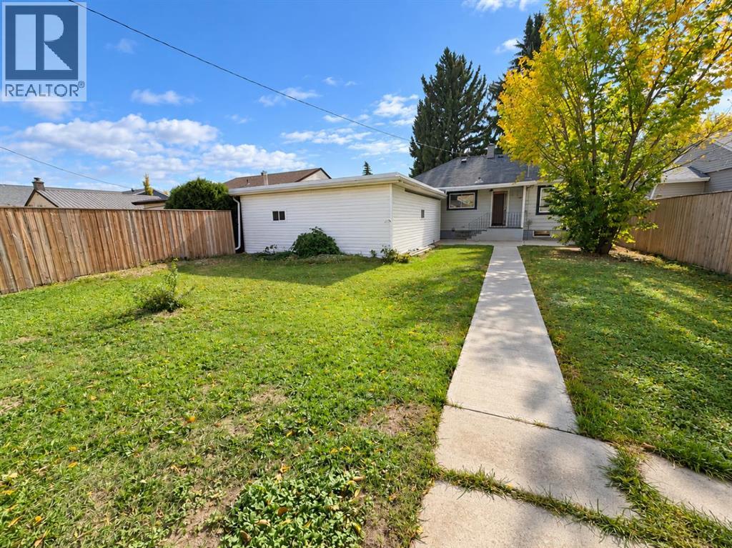 4825 51 Avenue - 19