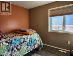 Primary Bedroom - 89 Poplar Street, Drumheller, AB T0J0Y1 Photo 10