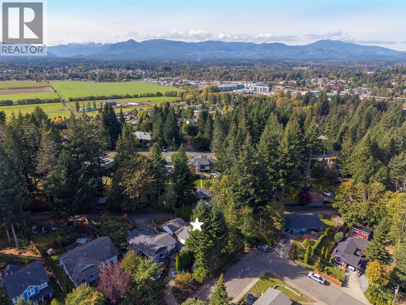 1285 Hurford Ave, Courtenay