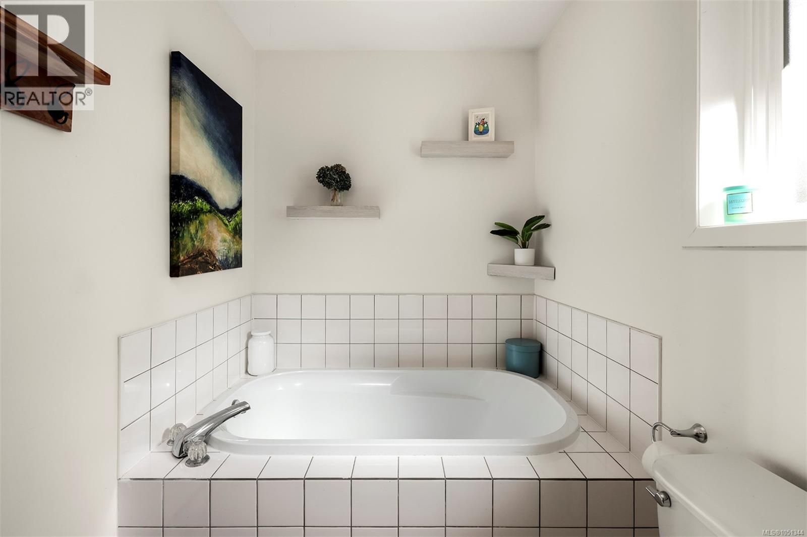 1285 Hurford Ave, Courtenay