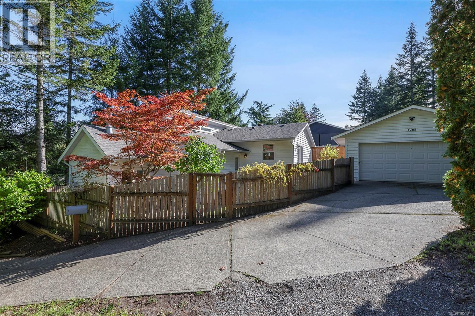 1285 Hurford Ave - 16