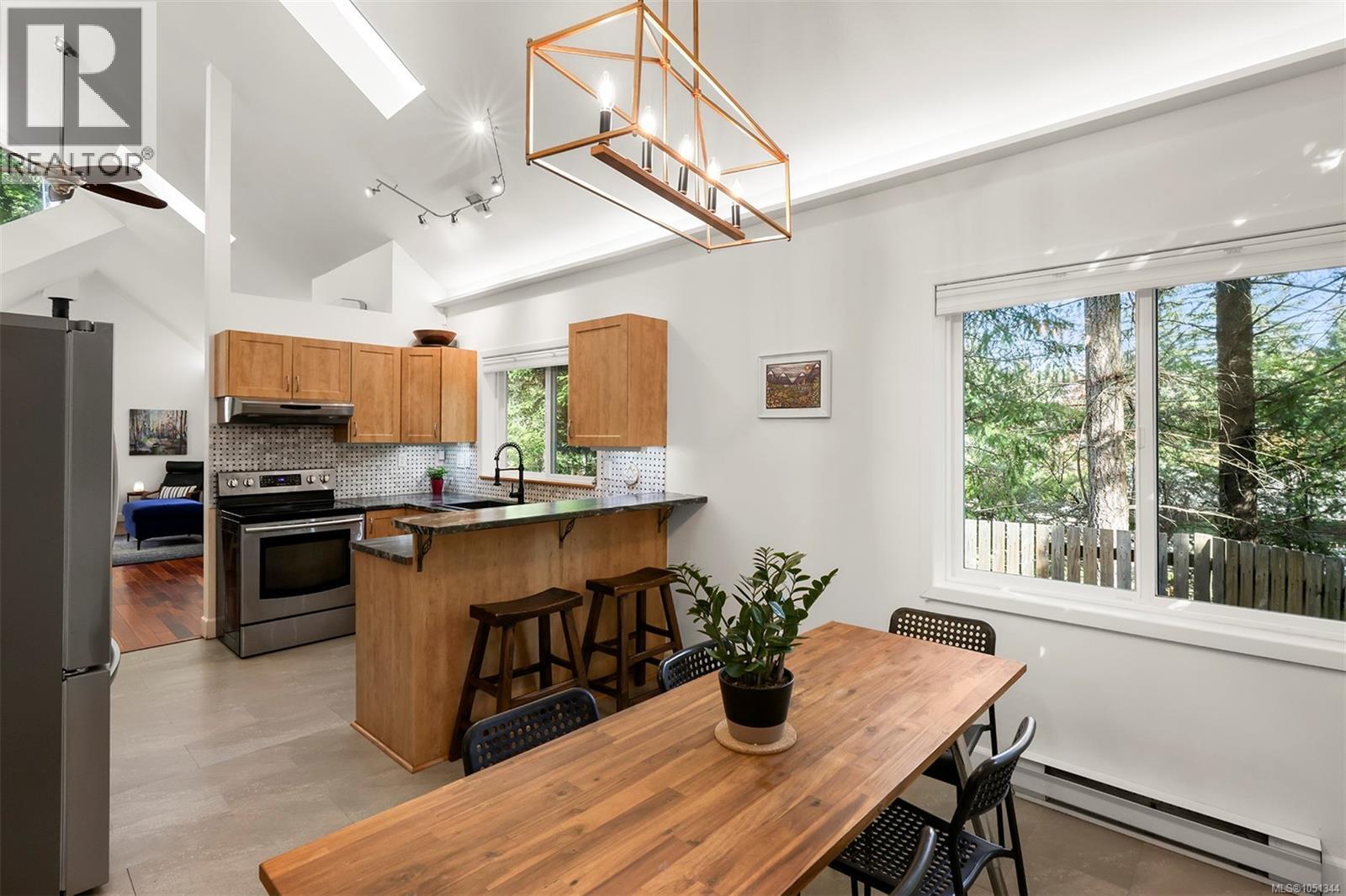 1285 Hurford Ave, Courtenay