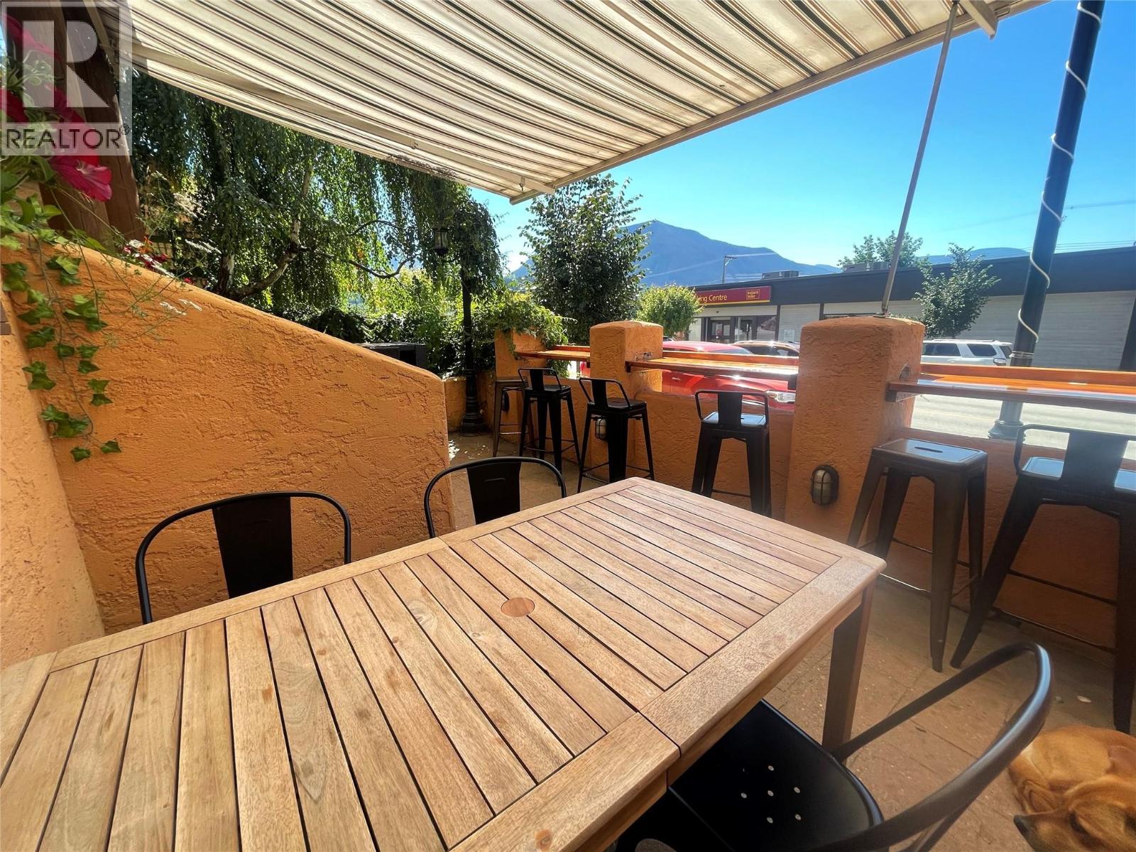  401 Broadway Street, Nakusp - Image 1