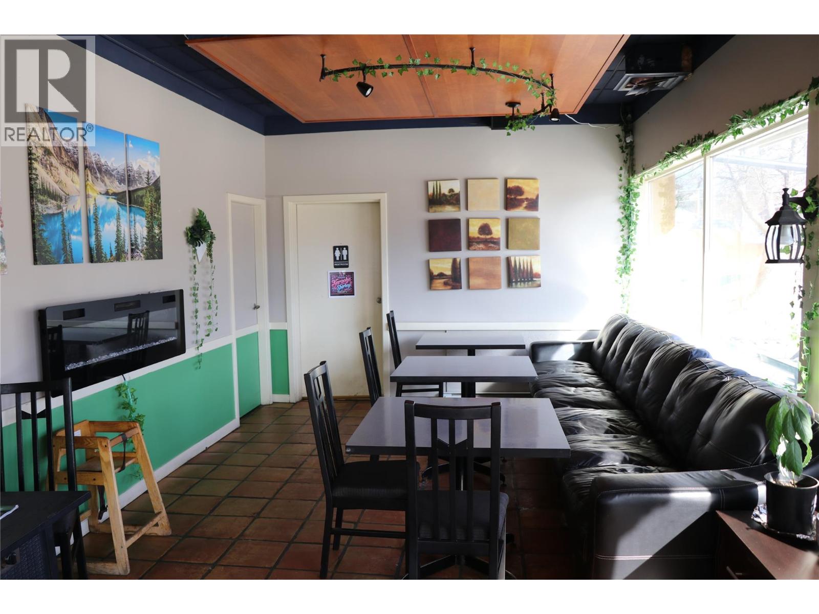  401 Broadway Street, Nakusp - Image 1